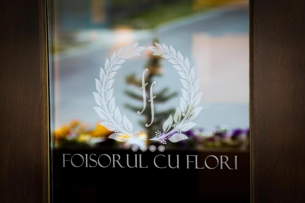 Hotel Foisorul Cu Flori Sinaia Exterior photo