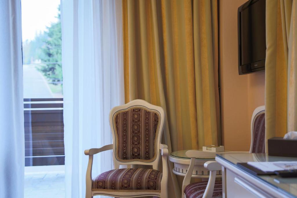 Hotel Foisorul Cu Flori Sinaia Room photo